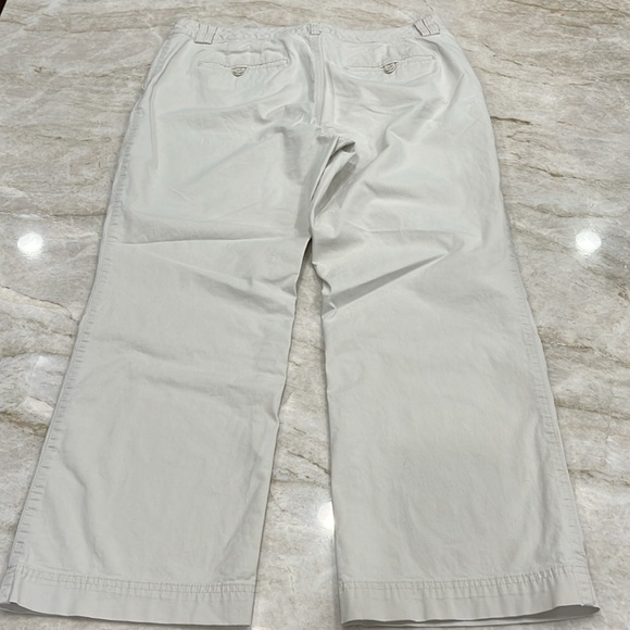 Eddie Bauer | Mercer Fit Khaki Pants | Light‎ Stone | Petite Size 16 (16P) - Picture 3 of 10